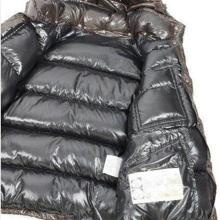 モンクレール　【MONCLER】