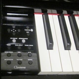 クラビノーバCLP-675PE   新品に近い　椅子付属