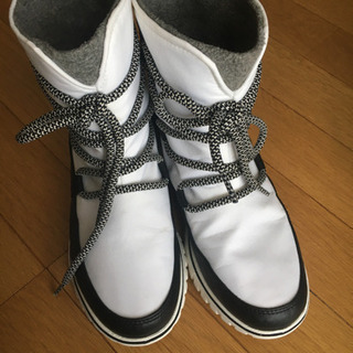 sorel ソレル レディース ブーツ  白　スノーブーツ　雪靴