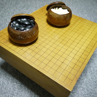 【交渉中】本格的な碁盤と碁石 44.7×41.3cm