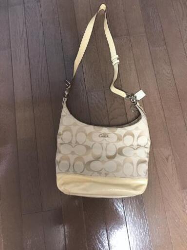 COACH ショルダーバッグ　白【値下交渉可】