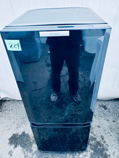 224番 MITSUBISHI✨ノンフロン冷凍冷蔵庫❄️  MR-P15T-B‼️