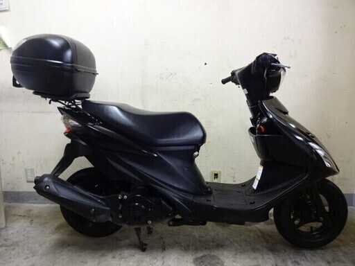 スズキ　アドレスV125S　２０１3年モデル　新品外装　ボックス付き