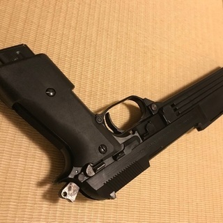 ロボコップのガスガン MGC製M93R-AUTO9 オート9