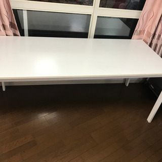 イケアIKEA大きいダイニングテーブル　白色