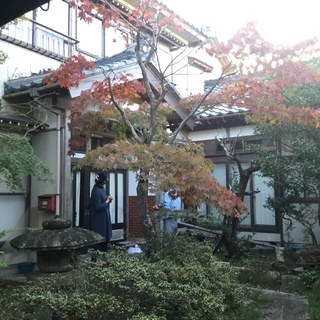 古家つき土地です。雨漏りあり、現況渡しです。