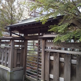 古家つき土地です。雨漏りあり、現況渡しです。