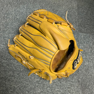 硬式投手用グローブ