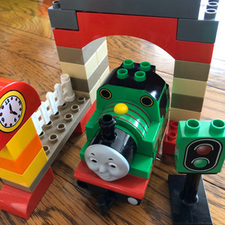 レゴ LEGO デュプロ 機関車パーシーと車庫 5543