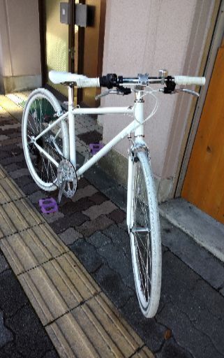 楽天市場】街乗り自転車クロスバイク 700C 約27インチホワイトカラー 