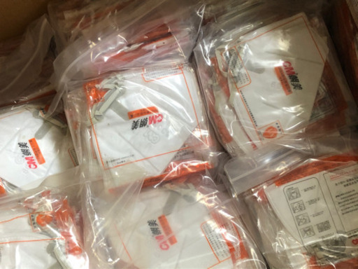 ウィルス対応の医療用マスク500-600枚