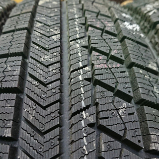 BS ブリザック　BLIZZAK VRX 145/80R13 17年製 スタッドレス(T1472wYGG) BS ブリザック BLIZZAK VRX 145/80R13 17年製 スタッドレス(T1472wYGG)