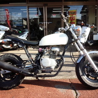 NO.3061　エイプ５０ （ＡＰＥ） クラッチ付き５速ミッション車　アルミフェンダー　スカチューン　ホワイト　☆彡 NO.3061 エイプ50 （APE） クラッチ付き5速ミッション車 アルミ