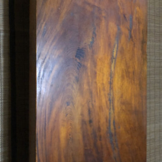 一枚板の松のテーブル