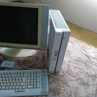富士通デスクトップPC　FMVCE70W7D　WindowsVista