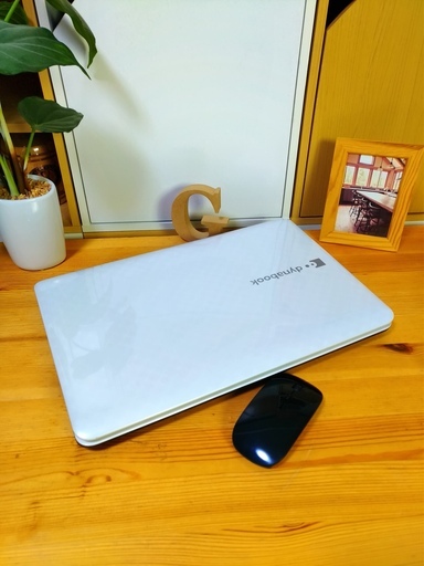 corei5メモリ6Gで超高性能★　ブルーレイ対応♪　大容量500G！　綺麗で可愛いdynabook光沢ホワイト♪　薄型でオシャレ！　最新Windows10！　東芝　dynabook　15.6インチ大画面　最新Windows10　64Bit　白　高級感　　テンキー＆マウス付き 　ノートパソコン　無線LAN　Wi-Fi対応 　DVDドライブ