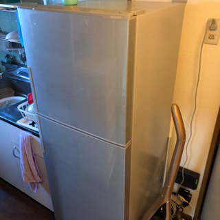 冷蔵庫225L 2018年製 2/2〜2/4で引取