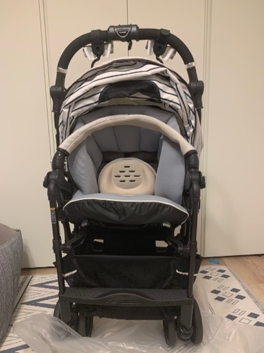 コンビ　メチャカルハンディオート4キャス　compact