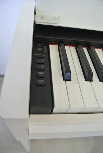 2012年製　YAMAHA ヤマハ　ARIUS　YDP-S51WH　電子ピアノ＆椅子　オーディオテクニカヘッドホンはおまけです♪ 2012年製 YAMAHA ヤマハ ARIUS YDP-S51WH 電子ピアノ＆椅子 オーディオ