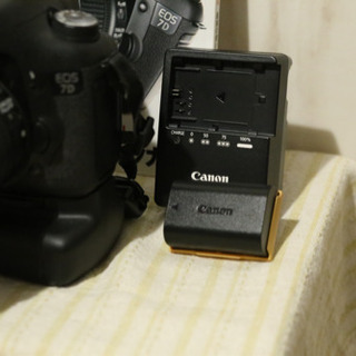 美品 Canon EOS 7D+EFS18-55 IS STM レンズセット バッテリーグリップ