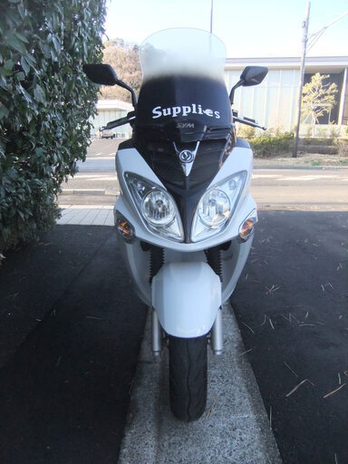 SYM RV125iFI実働中古美車GIVIリアBOX付き バフ磨き済み バッテリー