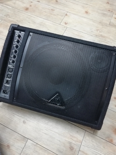 ベリンガーF1220Dパワードスピーカー