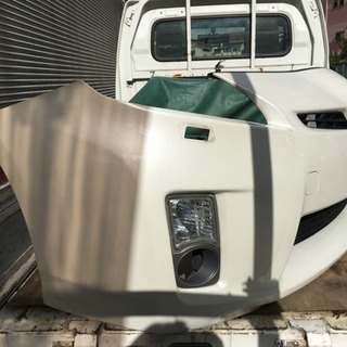 30前期プリウス、純正フロントバンパー中古 引き取り限定！