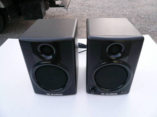 M-AUDIO AV40スピーカー