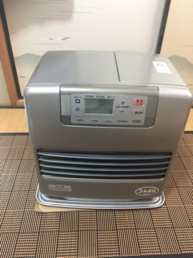石油ファンヒーター。13年式。購入した1年だけ使用その後保管。