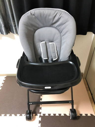 カトージハイローチェア　メリーズテープS 液体ミルク　らくらくミルク　ステップらくらくキューブ　コンビベビーカー　フットマフ　ベビー掛け布団　枕　母乳パットセット売り