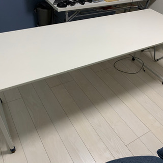 ホワイトテーブル　180cm