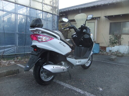 SYM RV125i FI　実働中古美車　タイヤ前後バリ山　バッテリーフル充電済　オイル交換後渡し　書類有 SYM RV125i FI 実働中古美車 タイヤ前後バリ山 バッテリーフル充電済
