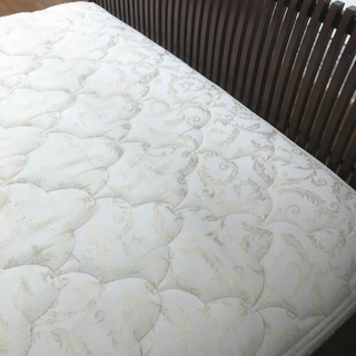 キングサイズベッド！中々出てこない大型ベッド！マットレス付き！