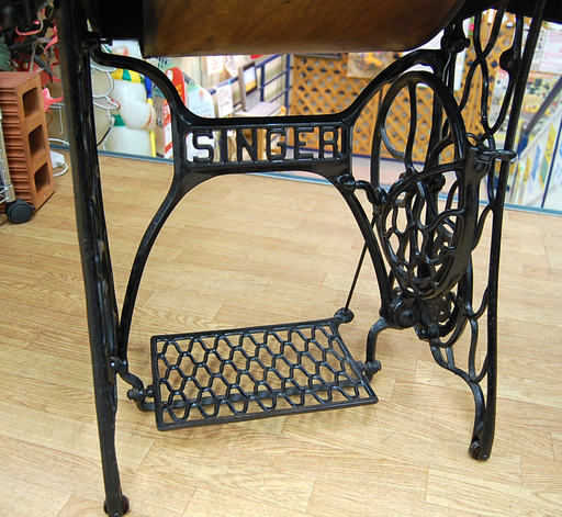 SINGER 足踏みミシン アンティーク 昭和レトロ 鉄脚 シンガー