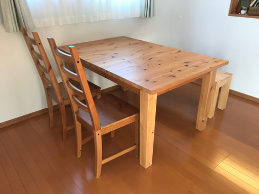 IKEAのダイニングテーブル＆ベンチ