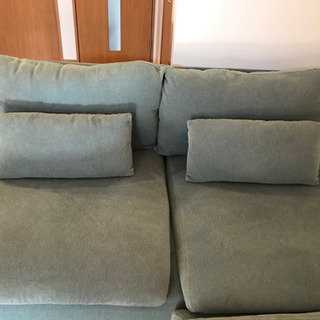 IKEA製のソファ&スツール