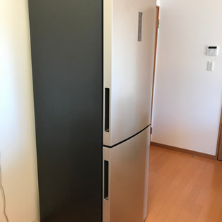 ⭐︎値下げ⭐︎冷蔵庫　幅60cm高さ178cm奥行き65cm