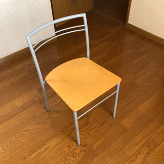 中古の椅子