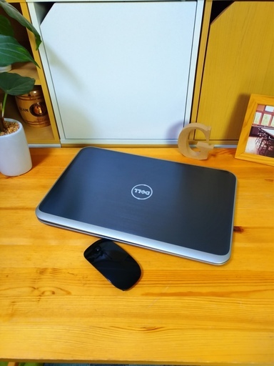 メモリ8Gでcorei7の超高性能ウルトラブック！　薄型軽量で持ち運びも便利♪　美品★　薄型メタリックシルバーで超かっこいい！　大容量500G！　Dell Inspiron　ウルトラブック　最新Windows10！　64Bit　大画面15.6インチ　銀色　高級感　　ウェブカメラ＆マウス付き　 　ノートパソコン　無線LAN　Wi-Fi対応　DVDドライブ