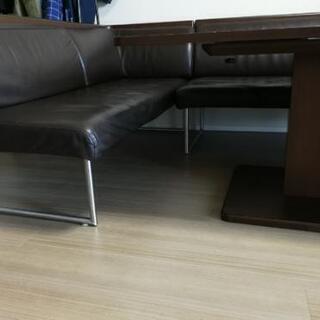 エスティックフォルマックスのダイニングテーブル・ソファセット