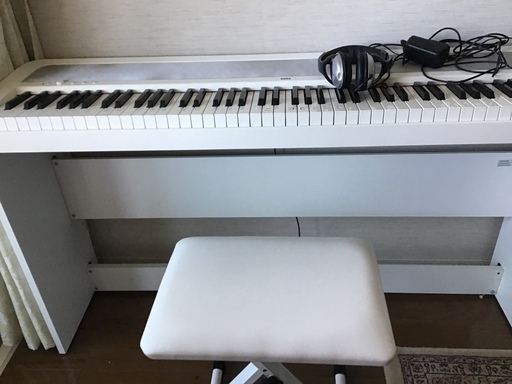 電子ピアノ