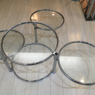【2月末で処分】オシャレな4段 円形ガラステーブル サイドテーブル