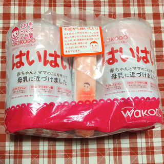【値下げ】和光堂 粉ミルク はいはい810g×2缶パック (おま...