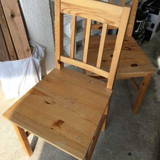 木製の椅子2脚 (断捨離中)