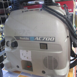 マキタ　エアコンプレッサ　AC700　中古品