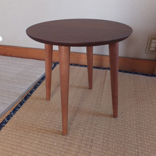 丸テーブル（天板40cm、高さ40cm）