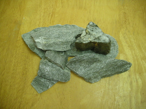 オーストリァ産のバドガシュタイン鉱石