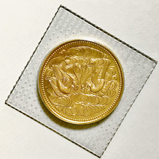 Ｓ61 天皇陛下御在位60年記念 10万円金貨　記念硬貨 ﾊﾟｯｸ入り 未開封