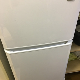 冷蔵庫、洗濯機、タオルハンガー合わせて5000円