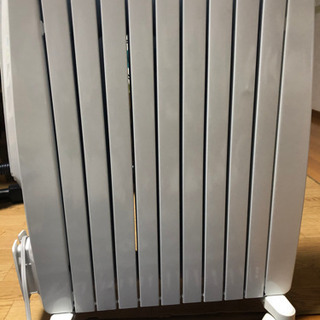 お値下げ‼️昨年11月購入使用期間2ヶ月。購入価格21780円デロンギドラゴンデジタルオイルヒーター　